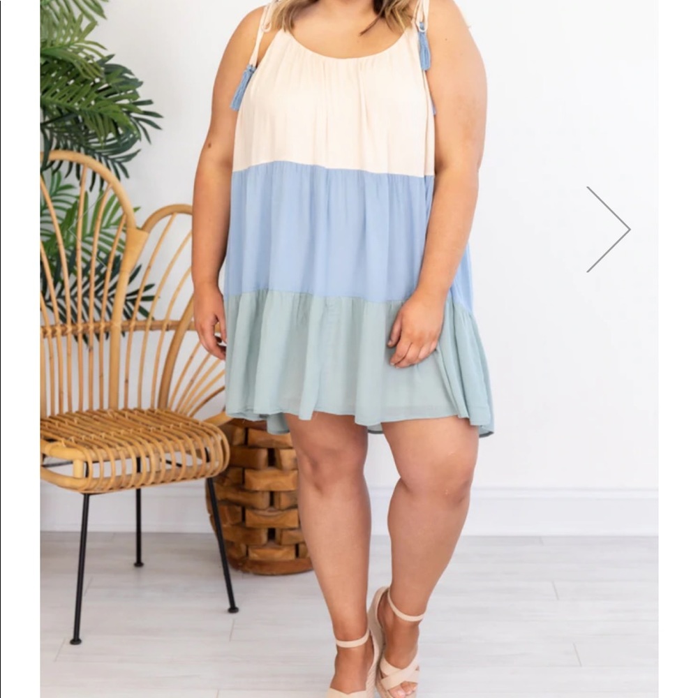 Color block tie strap dress! Super comfy!
